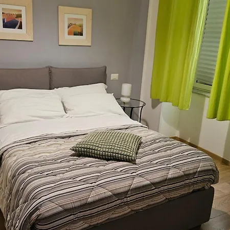 Studio Flat 381-3